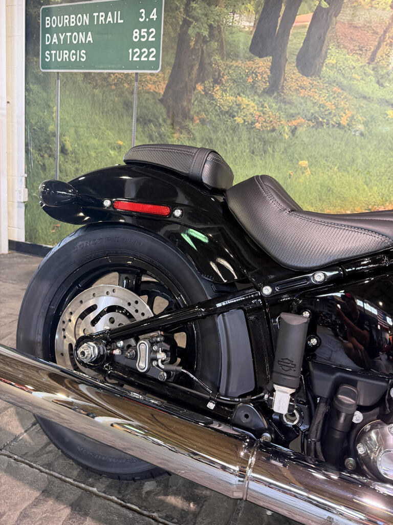 2026 Harley-Davidson® Street Bob® No Gimmicks, No Hidden Fees, photo 6