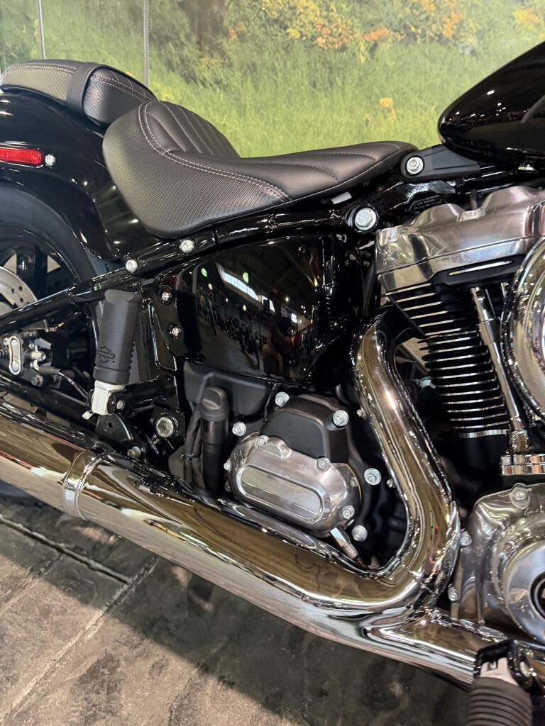 2026 Harley-Davidson® Street Bob® No Gimmicks, No Hidden Fees, photo 5