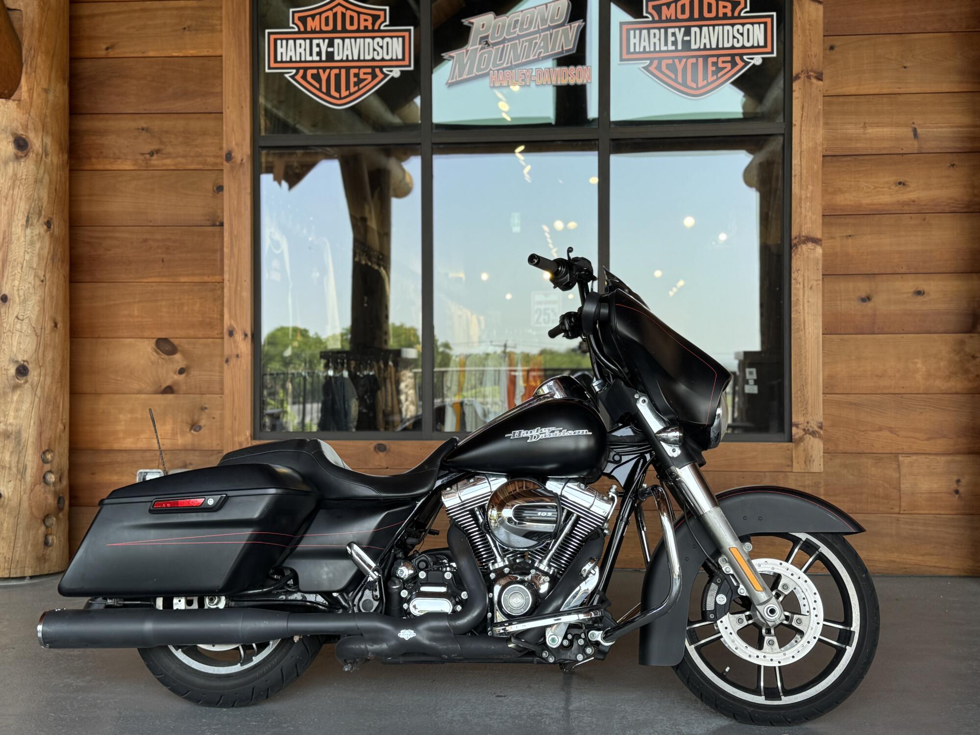 FLHXS 2015 Street Glide® Special