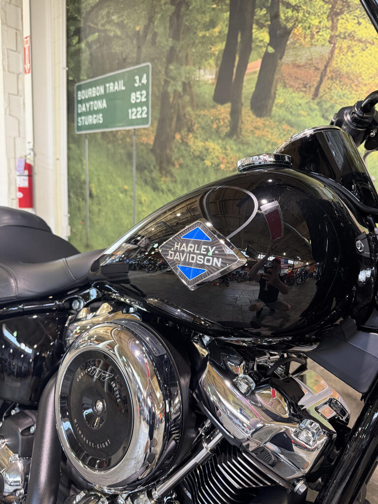 2026 Harley-Davidson® Heritage Classic®, photo 2