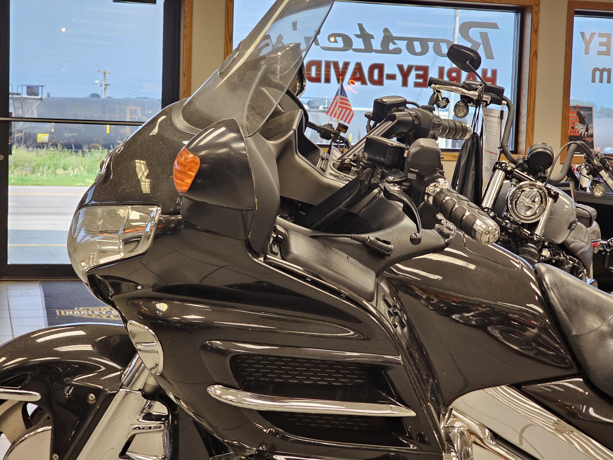 GL1800P 2007 Gold Wing® Premium Audio, photo 15