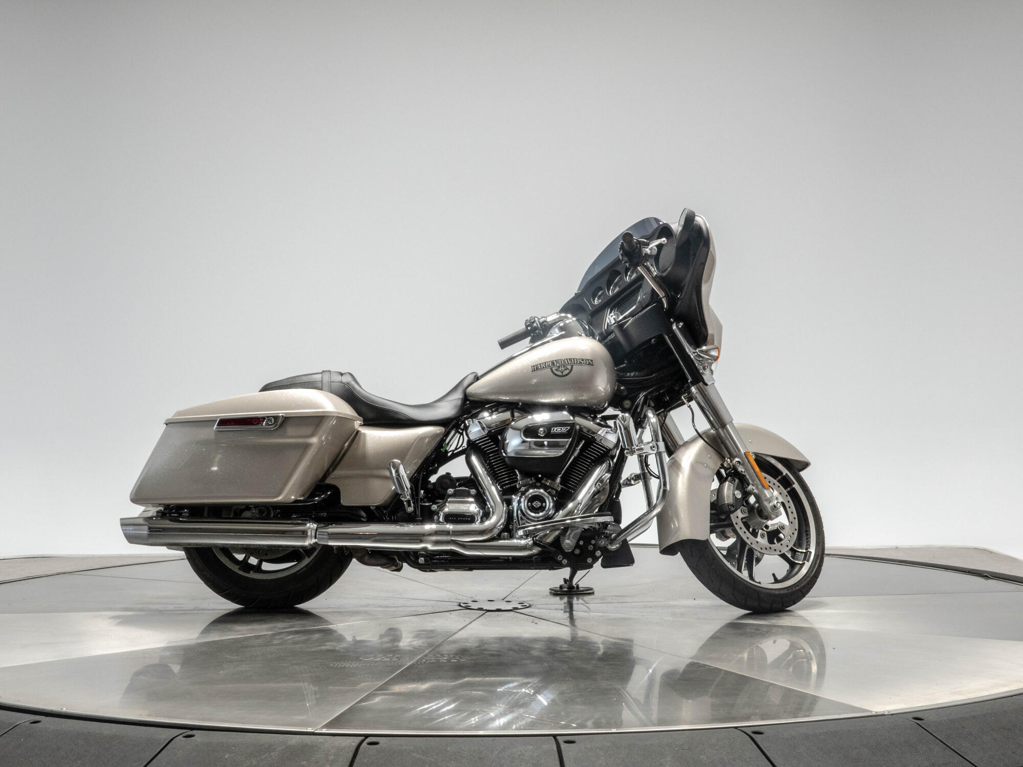 2018 HARLEY-DAVIDSON FLHX STREET GLIDE in HCC Shattered Flake