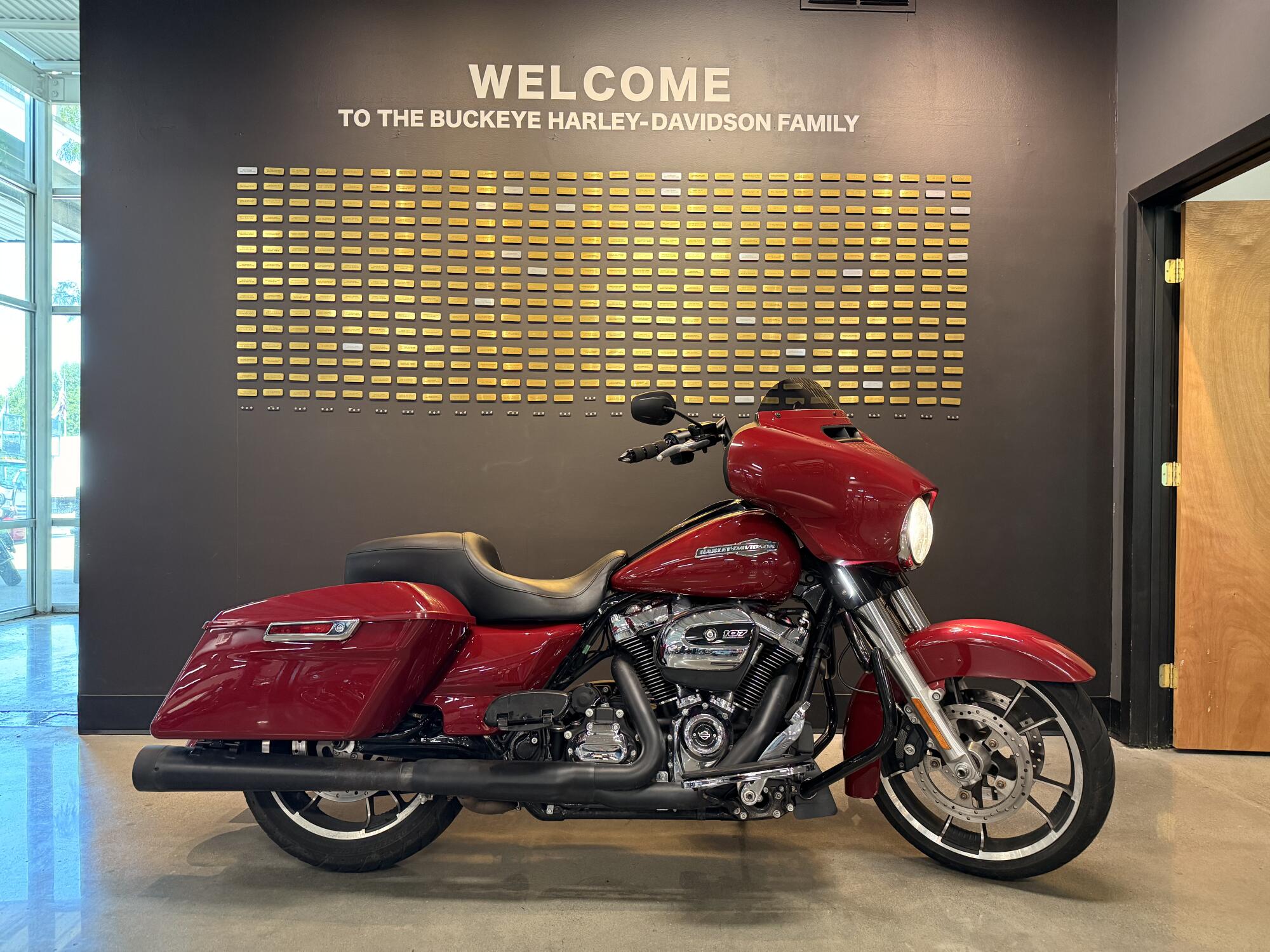 2021 Harley-Davidson® Street Glide® Billiard Red