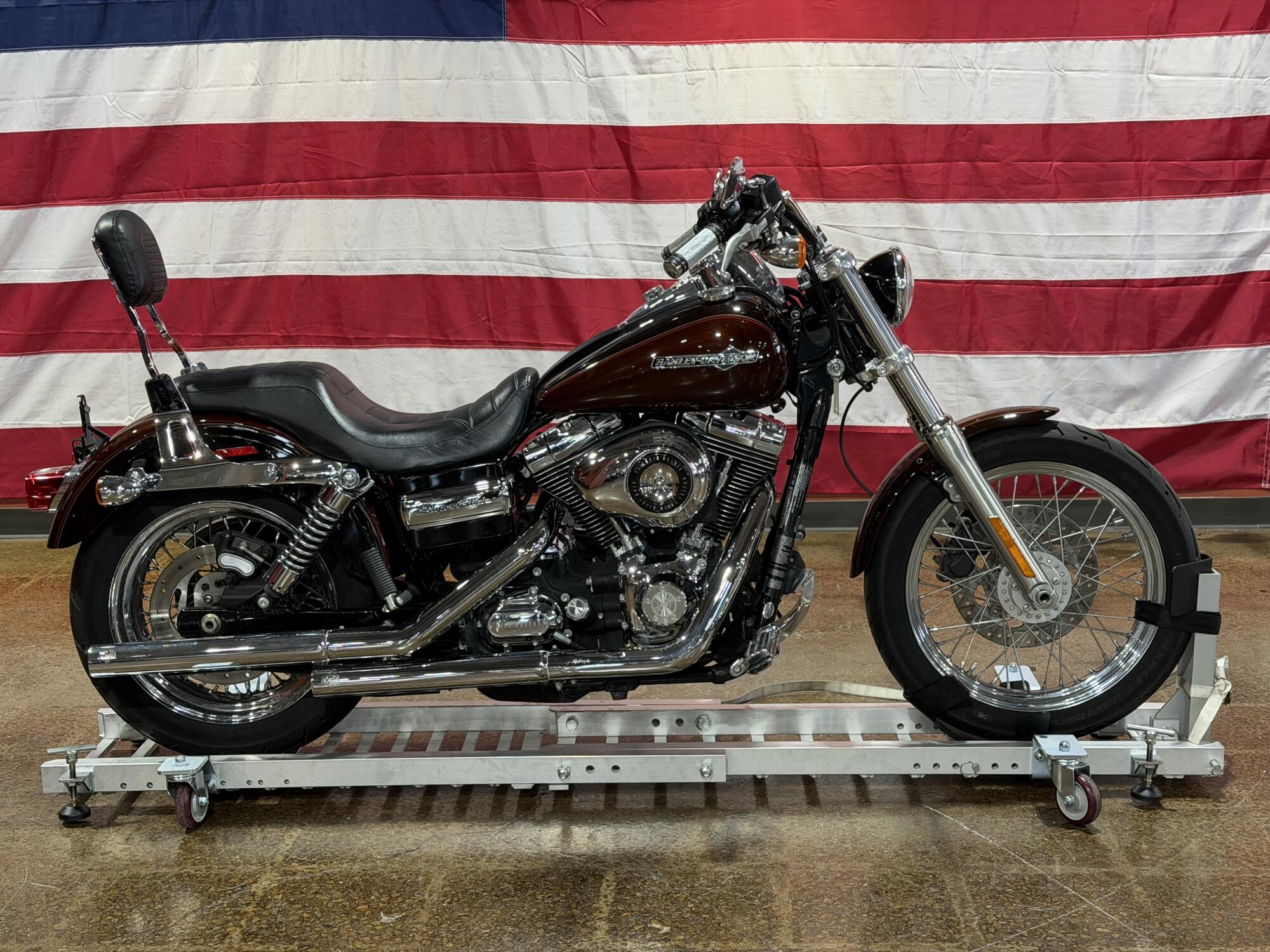 FXDC 2011 Super Glide® Custom
