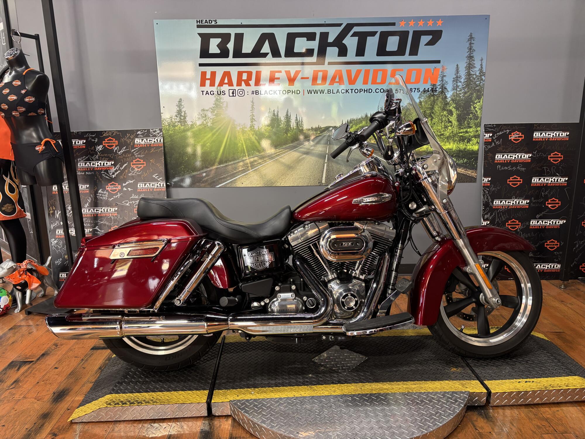 2016 Harley-Davidson® Switchback™ VELOCITY RED