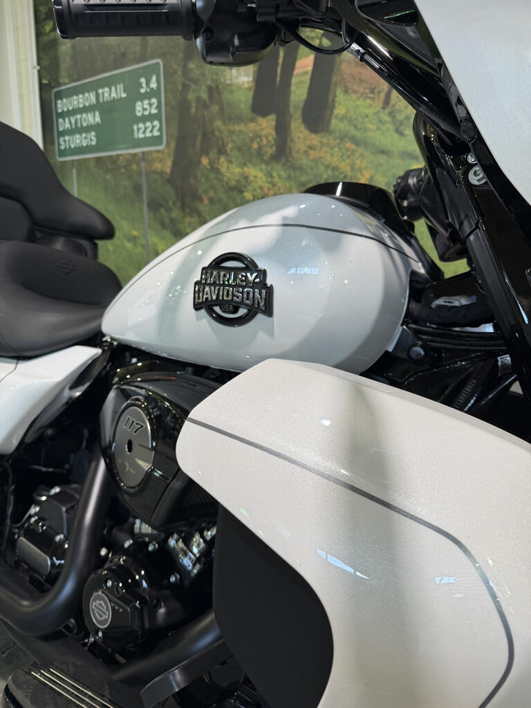 2026 Harley-Davidson® Street Glide Limited No Gimmicks, No Hidden Fees, photo 2