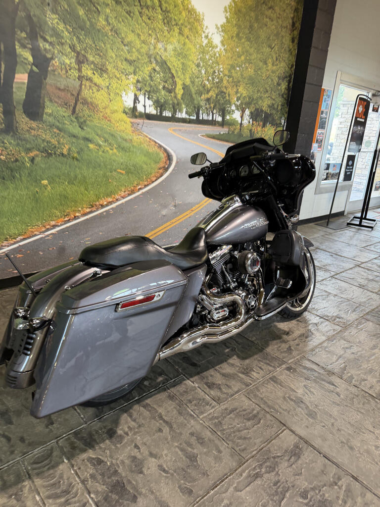 2015 Harley-Davidson® Street Glide® Special No Gimmicks, No Hidden Fees, photo 22