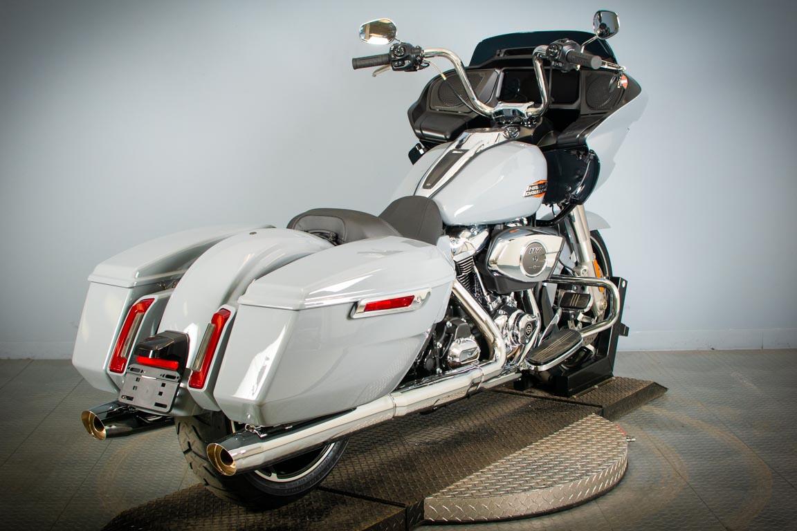 2026 Harley-Davidson® Road Glide™ FLTRX, photo 8