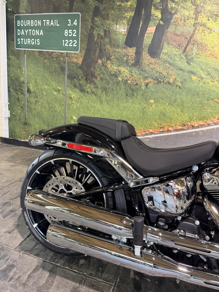 2026 Harley-Davidson® Breakout®, photo 5
