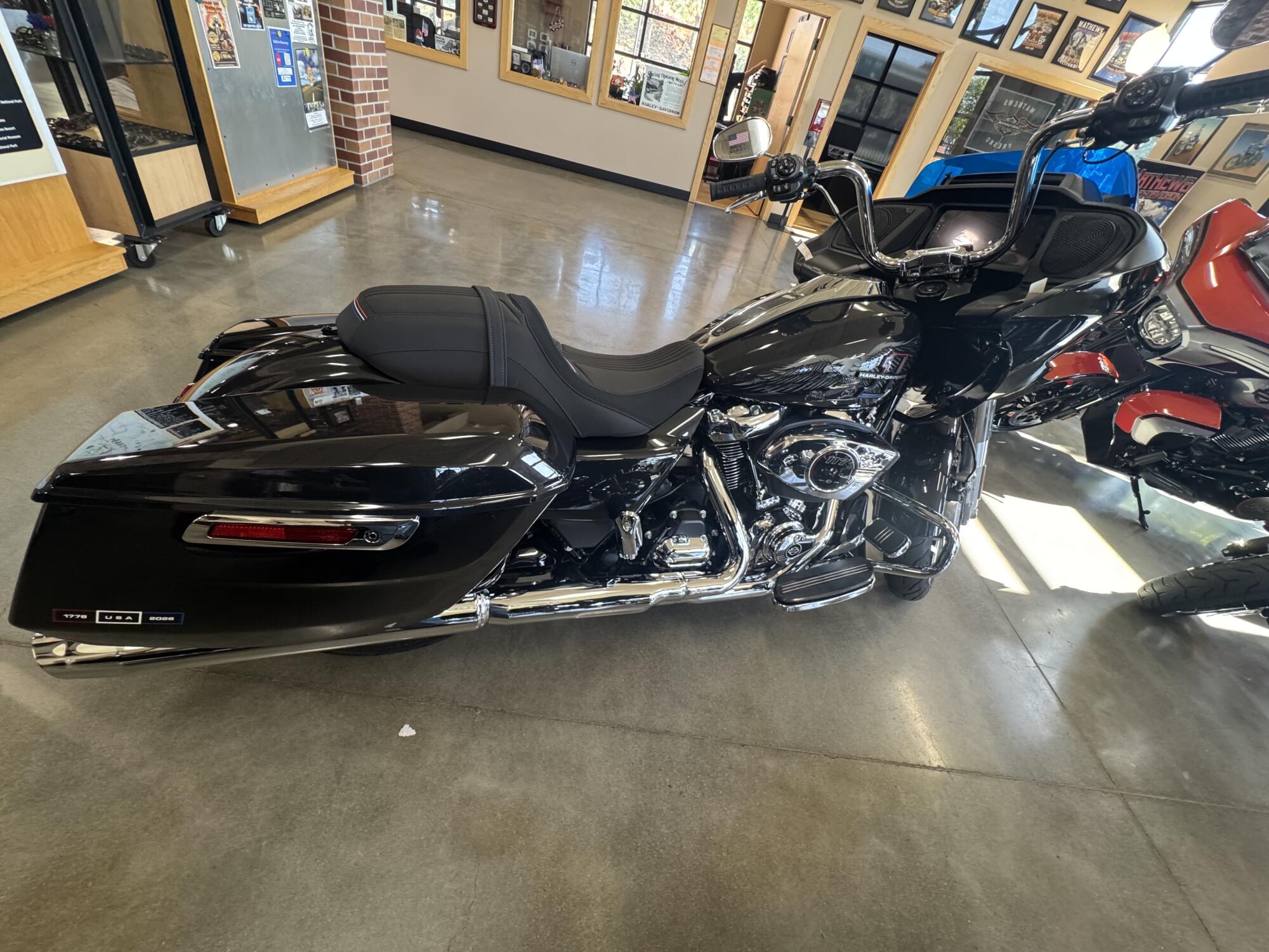 2026 Harley-Davidson® Road Glide® MIDNIGHT EMBER