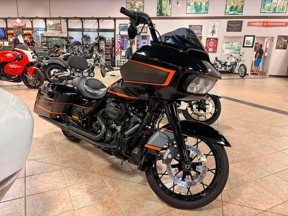 FLTRXS 2022 Road Glide® Special
