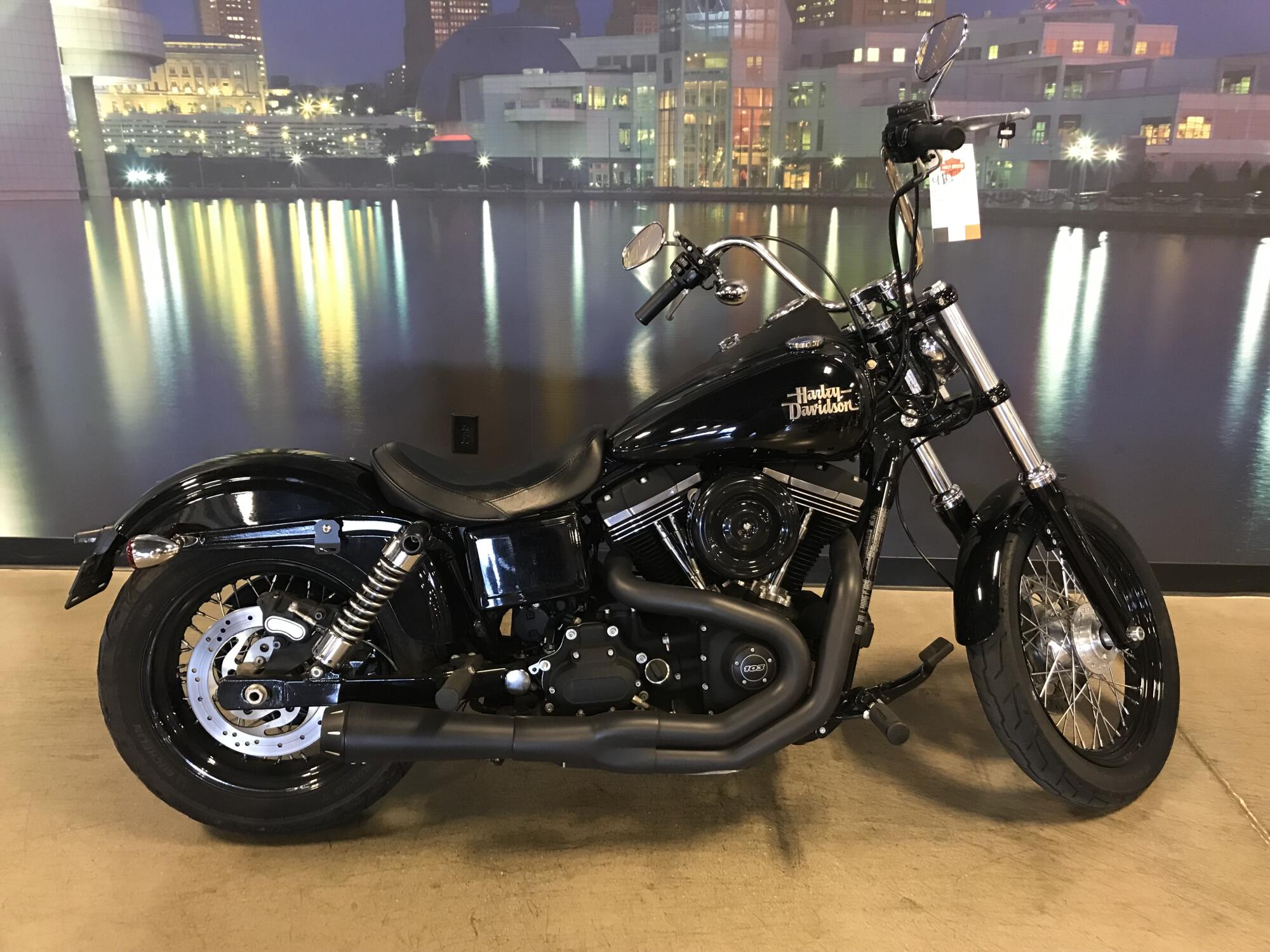 2015 Harley-Davidson® Street Bob® FXDB