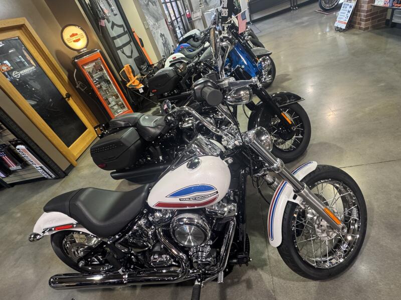 2026 Harley-Davidson® Super Glide® White Onyx Pearl