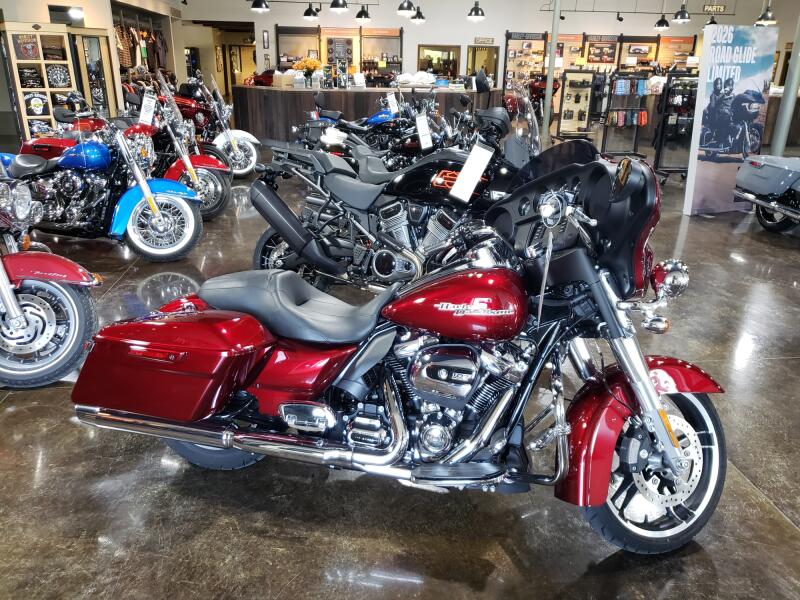2017 Harley-Davidson® Street Glide® VELOCITY RED