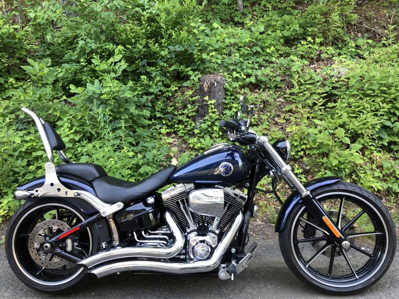2013 Harley-Davidson® Breakout® Big Blue Pearl