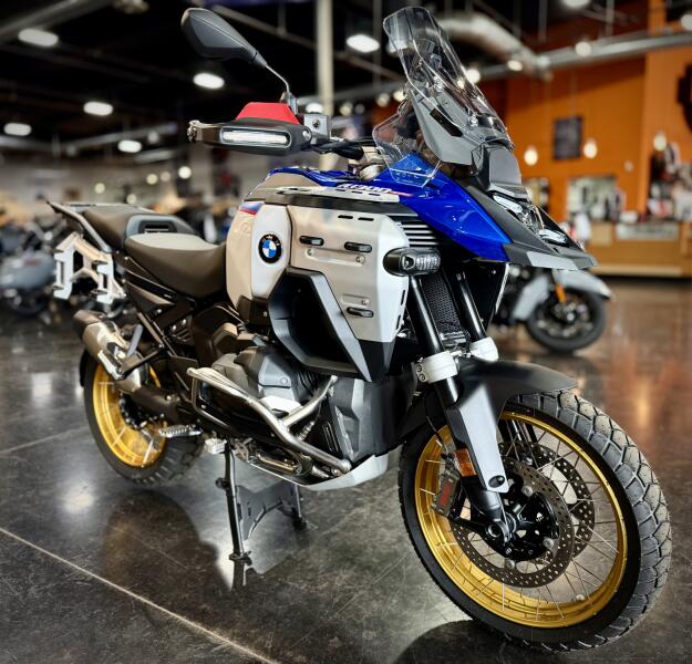 2026 BMW Motorrad R 1300 GS Adventure Racing Blue Metallic