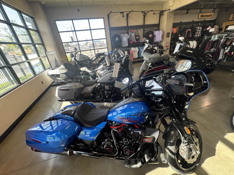2026 Harley-Davidson® CVO Street Glide ST Electric Coast