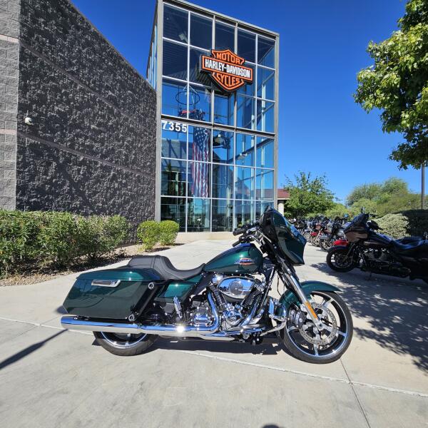 FLHX 2024 Street Glide®