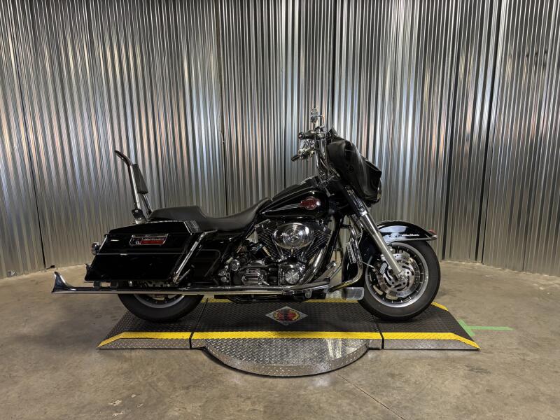 2006 Harley-Davidson® Electra Glide® Ultra Classic® BLACK W/PINSTRIPE