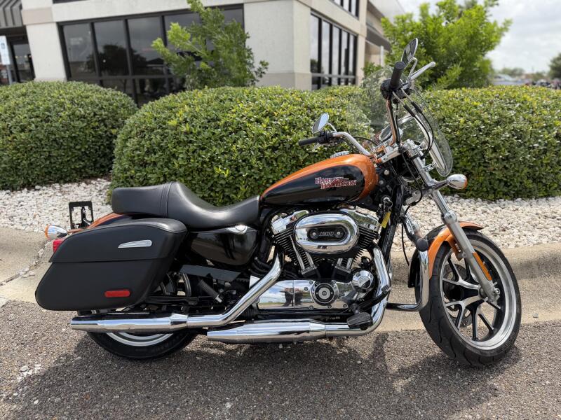 2015 Harley-Davidson® SuperLow® 1200T WHSKY/V BLK W/ PINSTRIPE