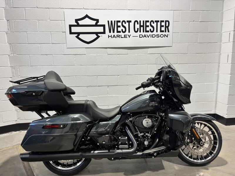2026 Harley-Davidson® Street Glide Limited Iron Horse Metallic Black Trim FLHXL