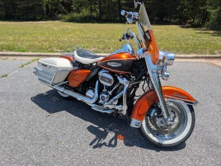 2023 Harley-Davidson® Electra Glide® Highway King HI-FI Orange Birch White