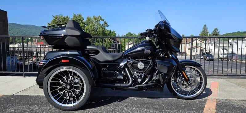 2026 Harley-Davidson® Street Glide 3 Limited FLHLT