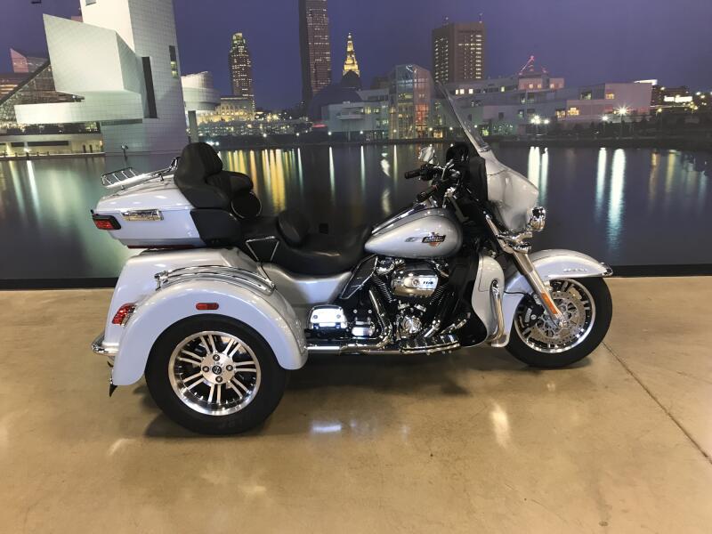 FLHTCUTG 2023 Tri Glide® Ultra