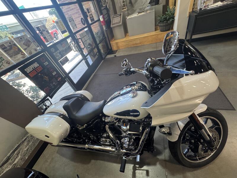 2026 Harley-Davidson® Low Rider® ST White Onyx Pearl Chrome Trim