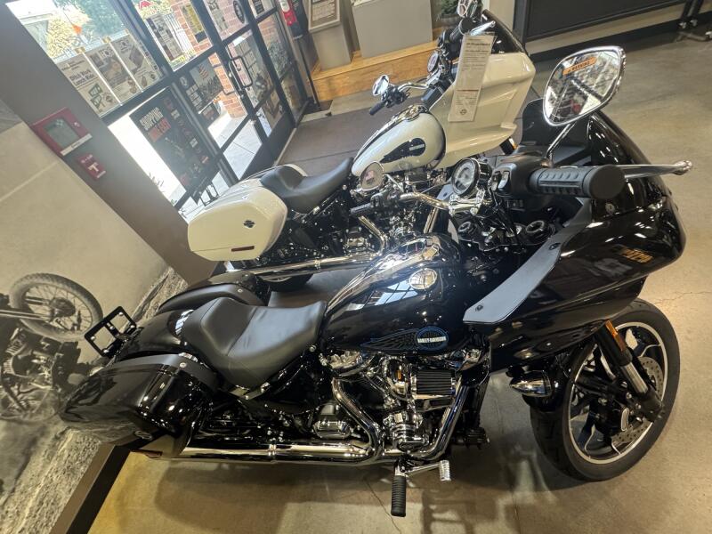 2026 Harley-Davidson® Low Rider® ST Vivid Black Chrome Trim