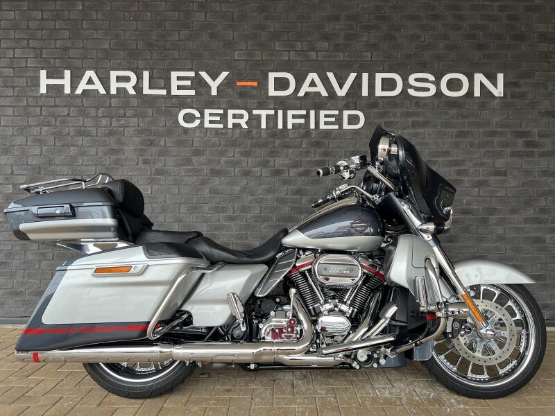 2019 Harley-Davidson® CVO™ Street Glide® Charred Steel & Lightening Silver