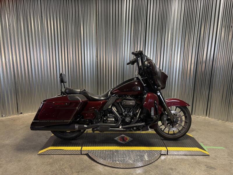 2019 Harley-Davidson® CVO™ Street Glide® BLK FORST/WINE W/PINSTRIPE