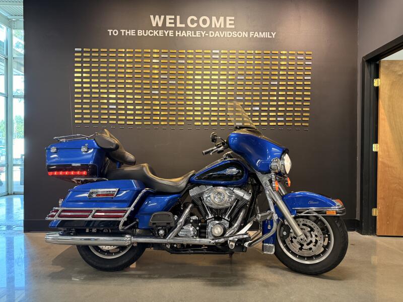 2008 Harley-Davidson® Electra Glide® Classic Impact Blue and Vivid Black