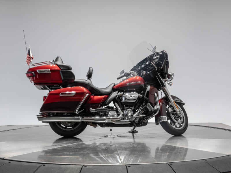 2019 HARLEY-DAVIDSON FLHTK LIMITED in Wicked Red/ Twisted Cherry