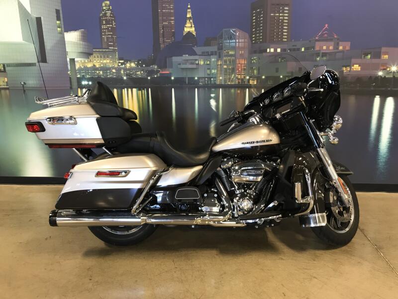 2018 Harley-Davidson® Ultra Limited FLHTK