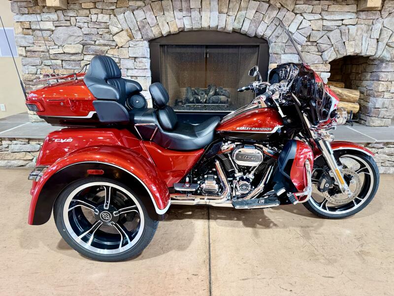2021 FLHTCUTGSE - CVO Tri-Glide