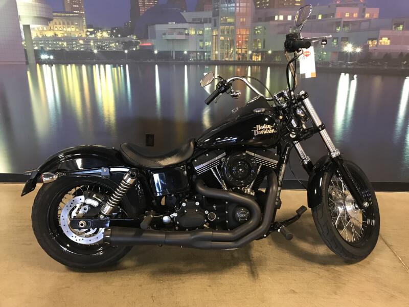 2015 Harley-Davidson® Street Bob® FXDB