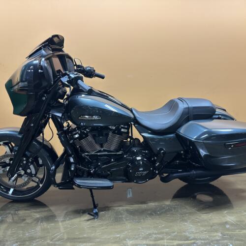 2025 Harley-Davidson® Street Glide® Iron Horse Metallic - Black Finish thumb 2