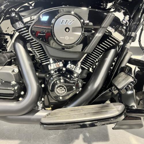 2025 Harley-Davidson® Street Glide® Vivid Black FLHX thumb 1