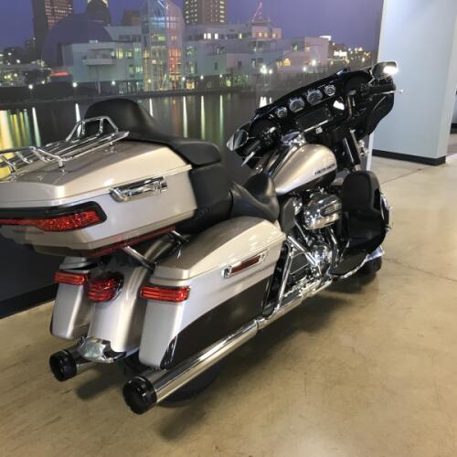 2018 Harley-Davidson® Ultra Limited FLHTK thumb 0