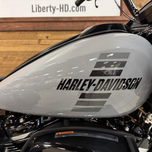 2026 Harley-Davidson® Road Glide 3 Dark Billiard Gray FLTRT thumb 3