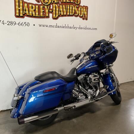 2015 Harley-Davidson® Road Glide® Special Superior Blue thumb 3