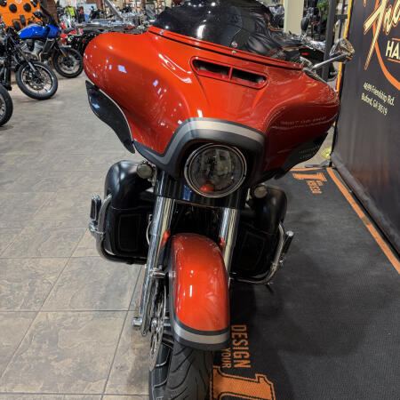 2018 Harley-Davidson® CVO™ Street Glide® ORNGLAVA/BLKDNM thumb 1