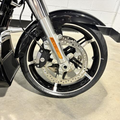 2026 Harley-Davidson® Road Glide® Midnight Ember FLTRX thumb 2