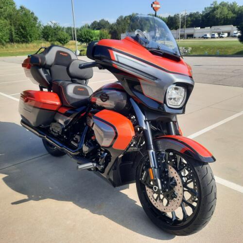 2026 Harley-Davidson® CVO Street Glide Limited thumb 1