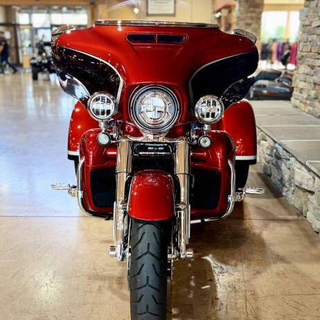 2021 FLHTCUTGSE - CVO Tri-Glide thumb 2
