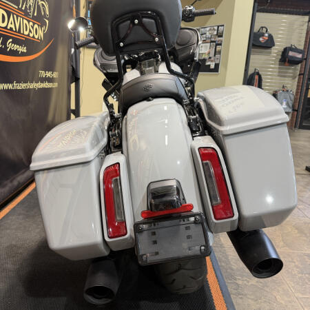 2025 Harley-Davidson® Road Glide® BILLIARD GRAY thumb 0