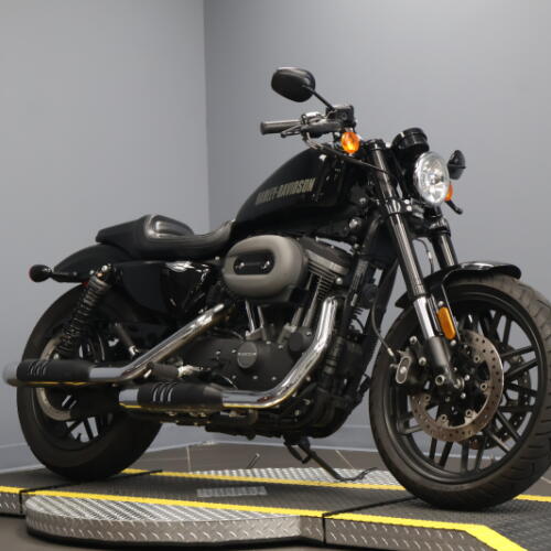 2016 Harley-Davidson® Roadster™ VIVID BLACK thumb 2