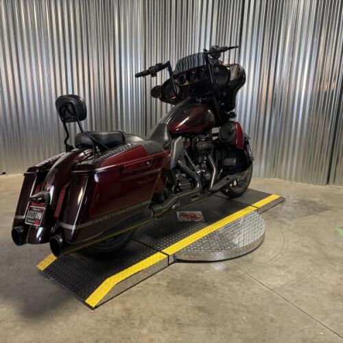 2019 Harley-Davidson® CVO™ Street Glide® BLK FORST/WINE W/PINSTRIPE thumb 2