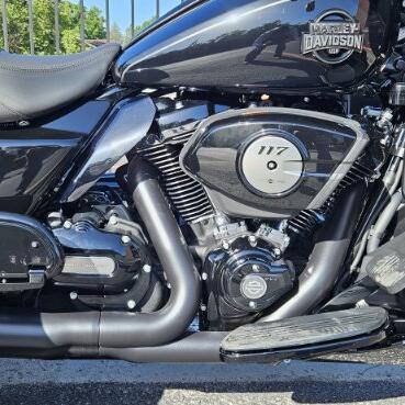 2026 Harley-Davidson® Street Glide 3 Limited FLHLT thumb 3